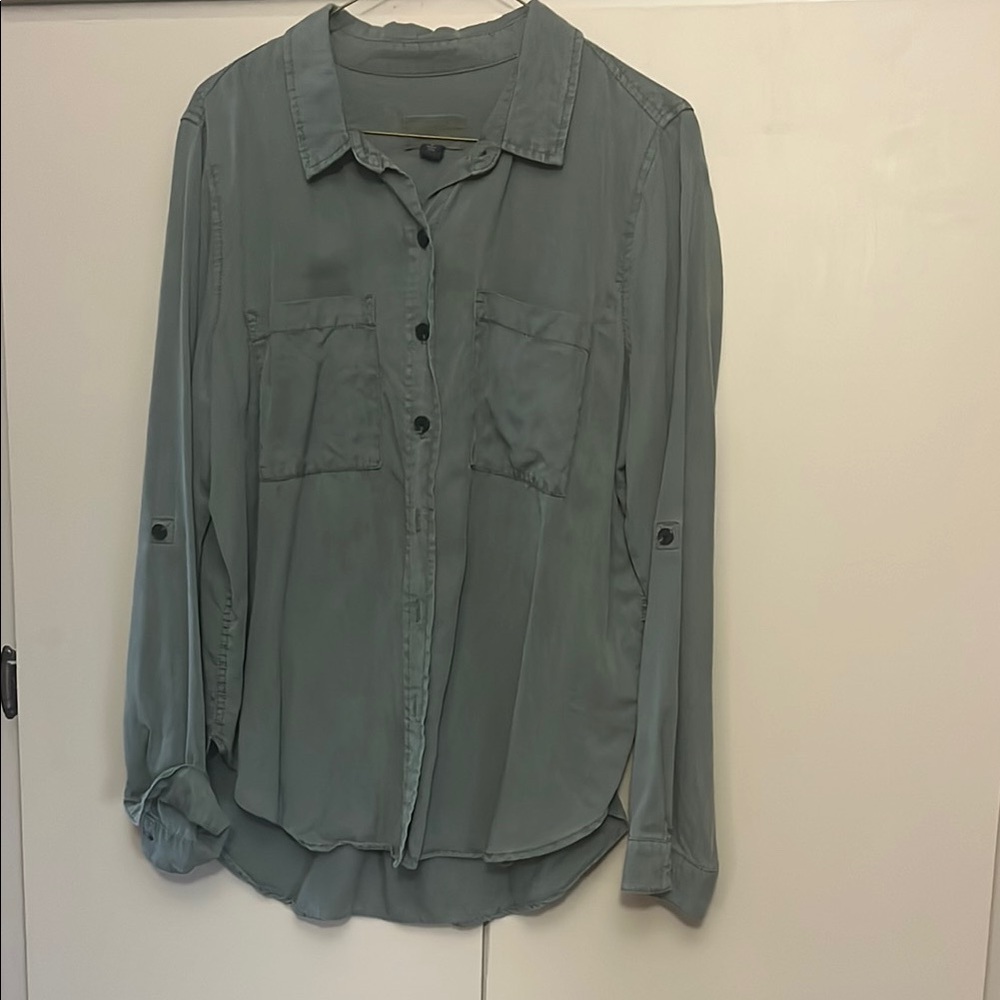 Chic Button-Up Shirt in Sage Green